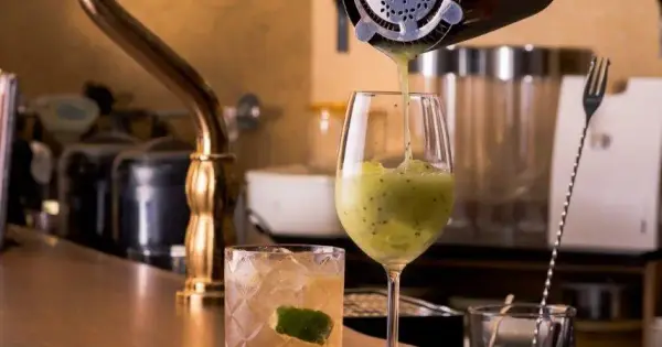 azabu.bar-shinkai.com の OGP 画像(縮小したコピー)